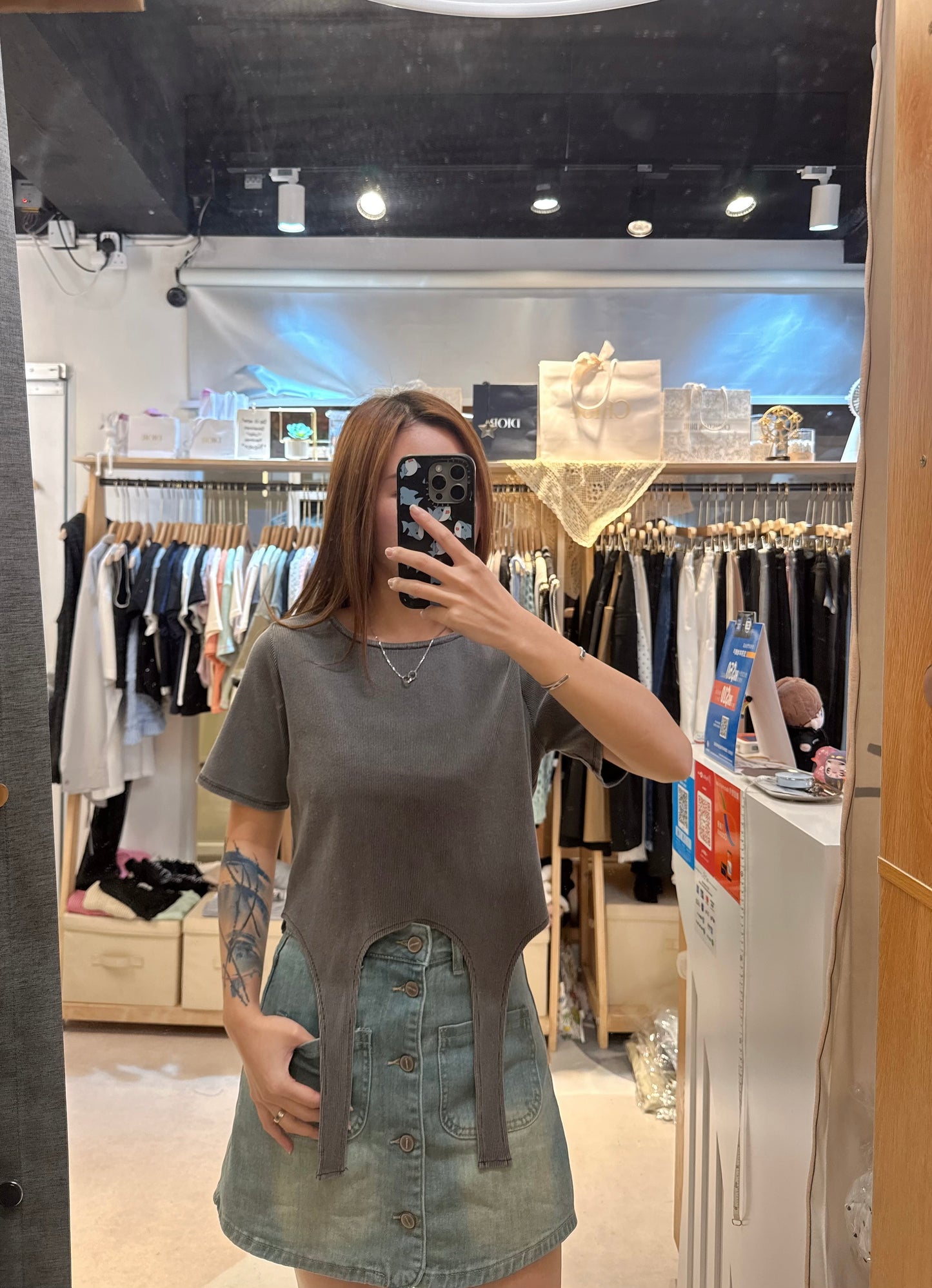 🇯🇵暗直紋水洗灰下擺吊帶Tee