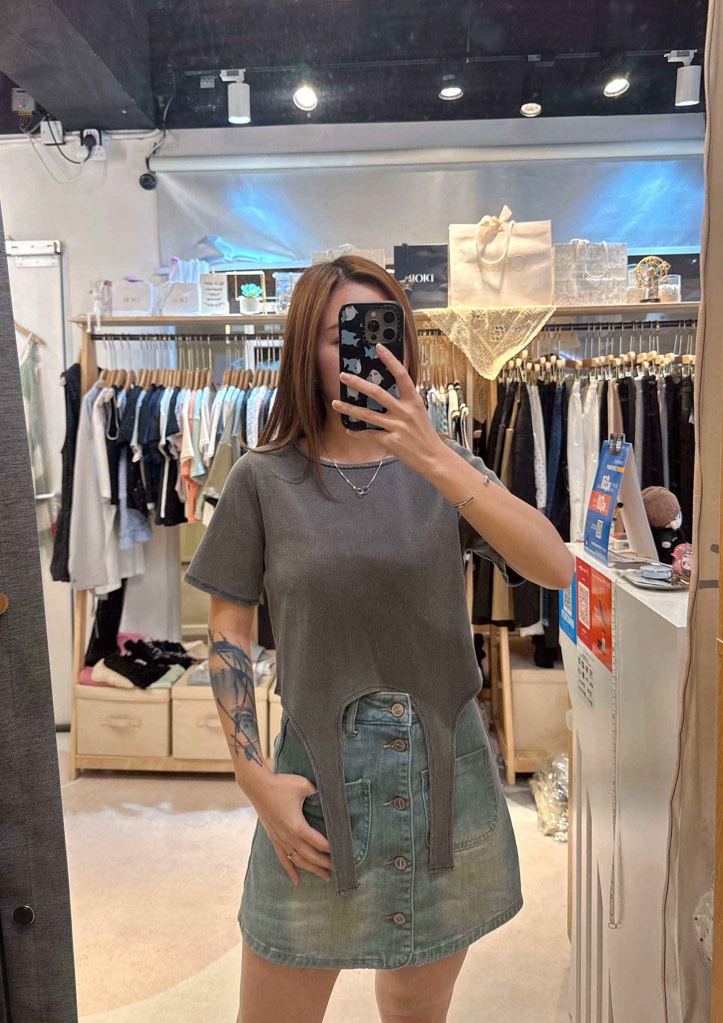 🇯🇵暗直紋水洗灰下擺吊帶Tee
