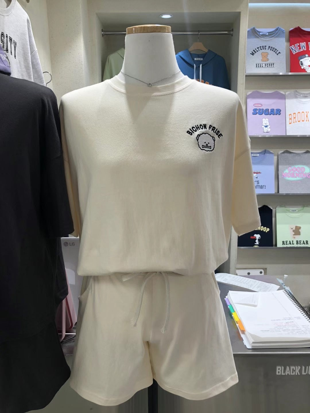 短袖運動套裝(上衣+短褲)