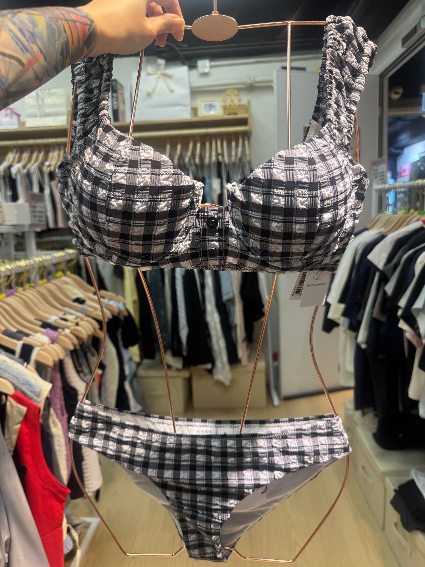 韓國品牌 黑白皺皺兩件式泳衣👙